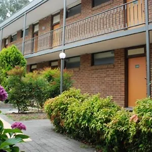 Red Cedars 3* Canberra